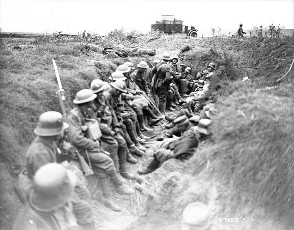 East of Arras, Canadians with German prisoners (LAC M#3522285).
